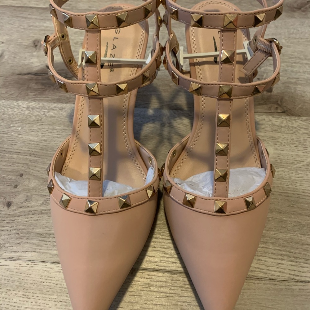Women’s nude heels